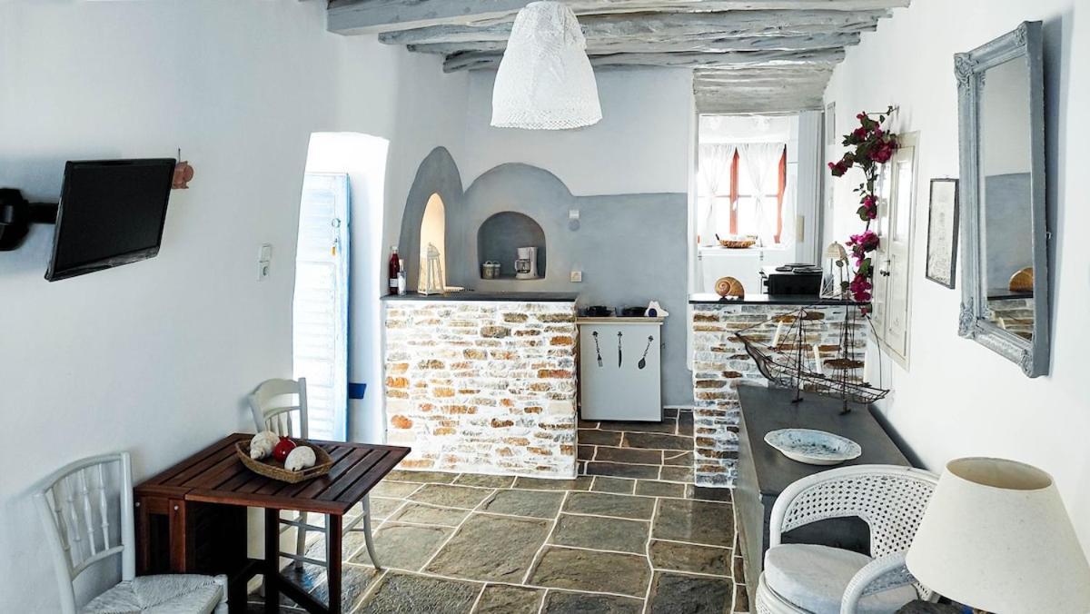 Kastro Gate Apartment ,Entrance To An Ancient Village Kastron  ภายนอก รูปภาพ